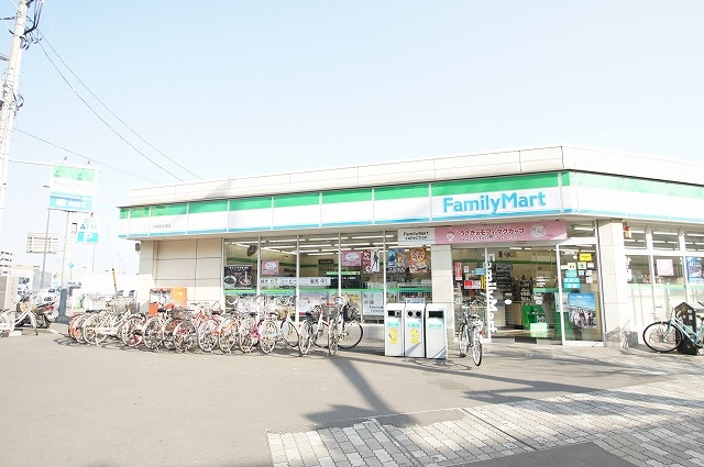 コンビニ　ファミリーマート「川崎競馬場店」（コンビニ）まで217m