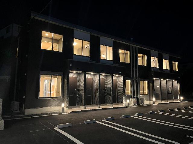 建物外観　外観写真（夜）