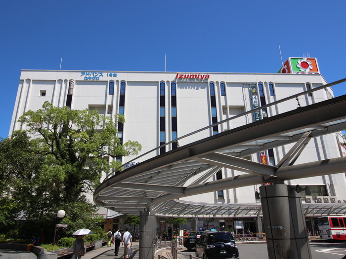 ショッピングセンター　イズミヤ 寝屋川店（ショッピングセンター）まで1000m