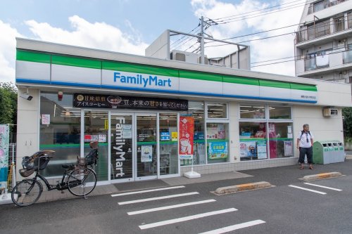 コンビニ　ファミリーマート 練馬大泉小学校北店（コンビニ）まで857m
