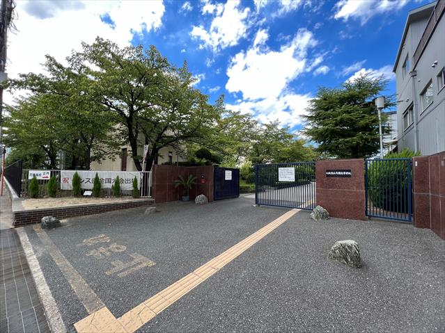 高校・高専　大阪府立花園高等学校（高校・高専）まで815m