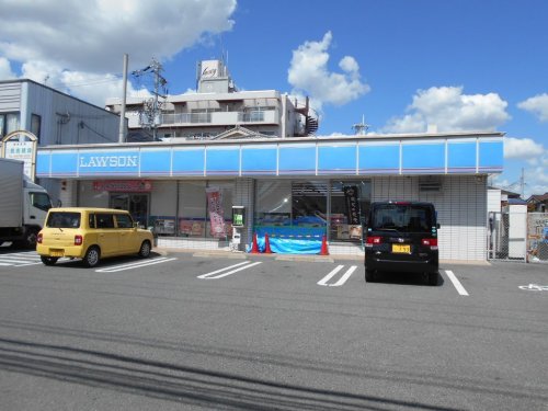 コンビニ　ローソン 藤井寺岡店（コンビニ）まで215m