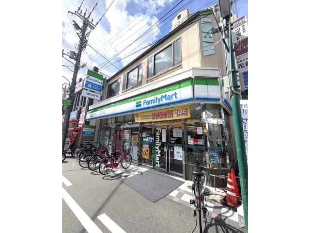 コンビニ　ファミリーマート富田駅南店（コンビニ）まで984m