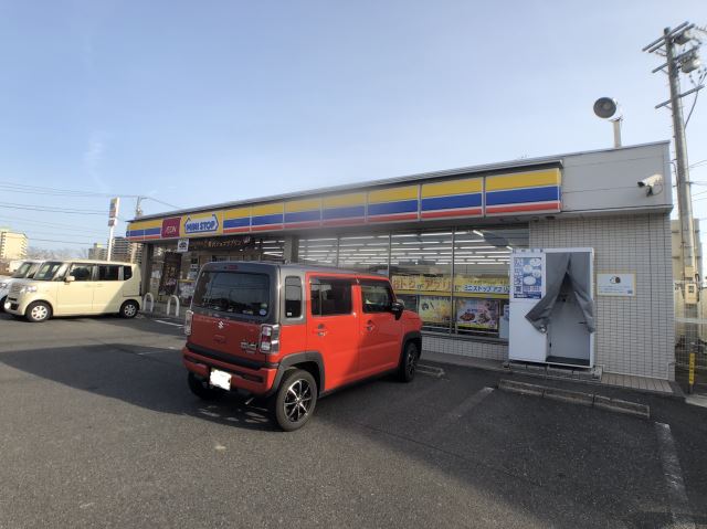 コンビニ　ミニストップ（コンビニ）まで370m