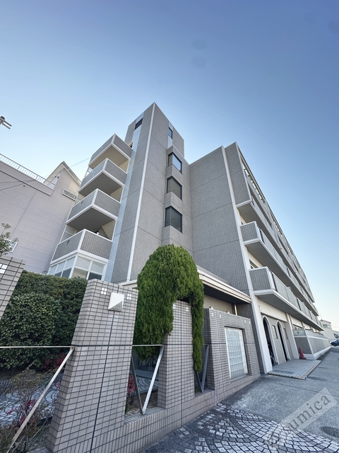 建物外観　鉄筋コンクリート造・ガッチリとした建物です♪♪