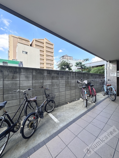 その他共有部分　屋根付き駐輪場が嬉しいです♪♪