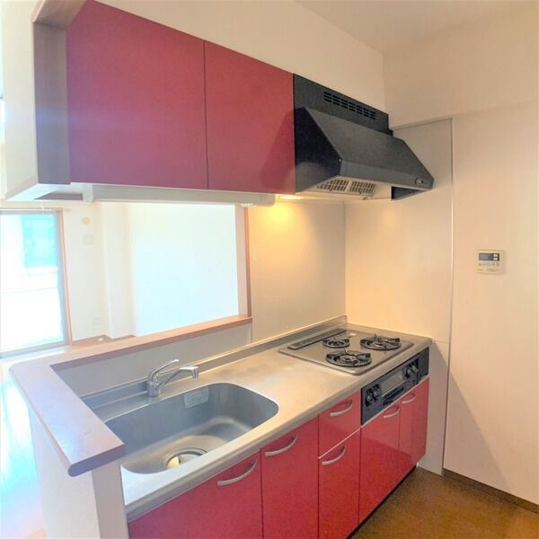 キッチン　※写真は同じマンションの違う部屋のものになります。