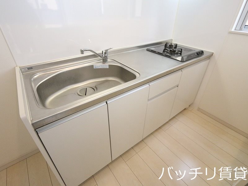キッチン　同シリーズの別のお部屋。現況を優先します。