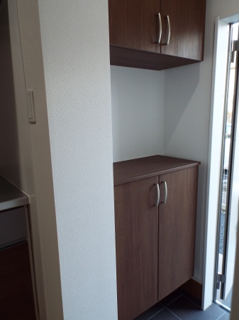 玄関　収納もある玄関です