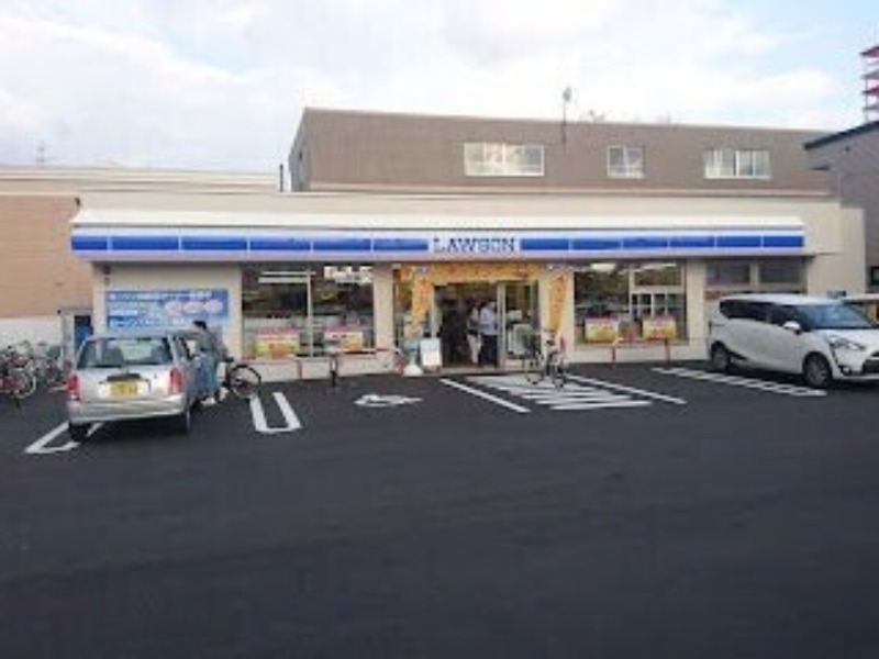 コンビニ　ローソン札幌北34条西八丁目店（コンビニ）まで249m