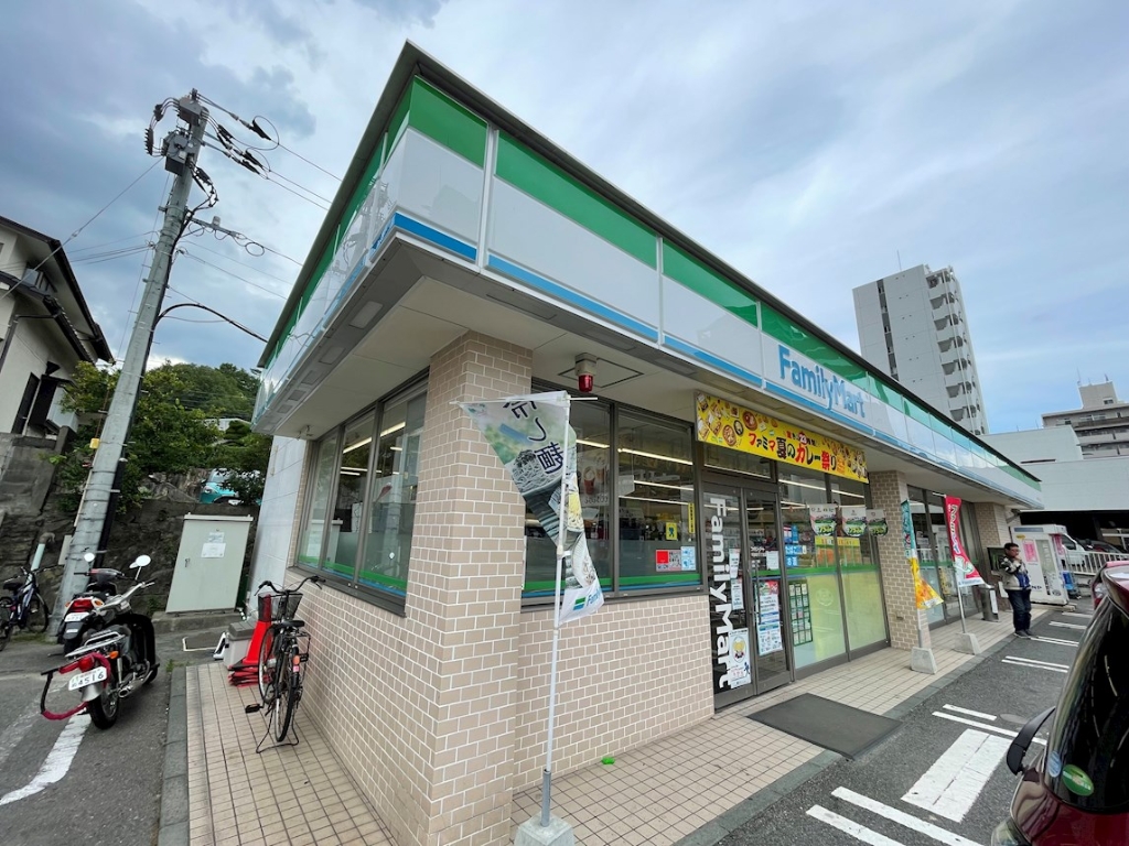 コンビニ　ファミリーマート 早良昭代1丁目店（コンビニ）まで312m