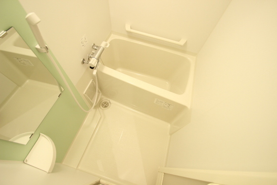バス・シャワールーム　※別部屋の写真です