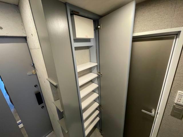 玄関　シューズボックス