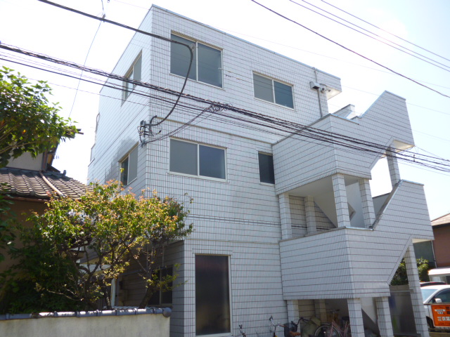 建物外観　鉄骨造マンション