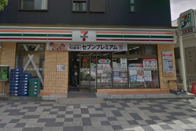 コンビニ　セブンイレブン横浜川島町店（コンビニ）まで617m