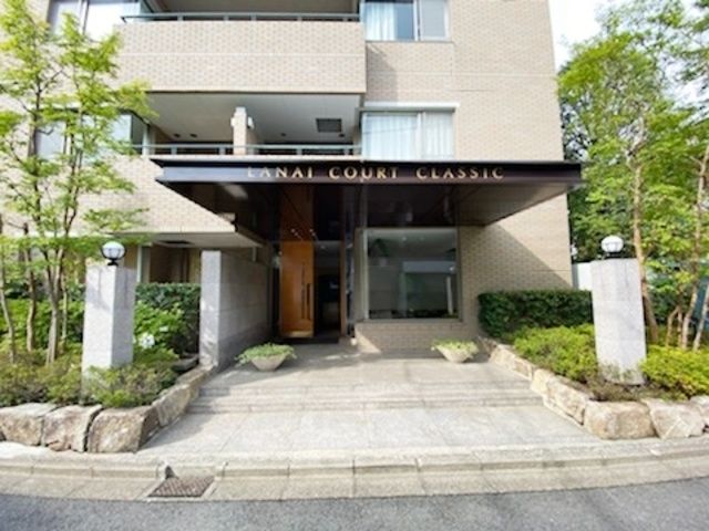 エントランス　重厚感のあるエントランス