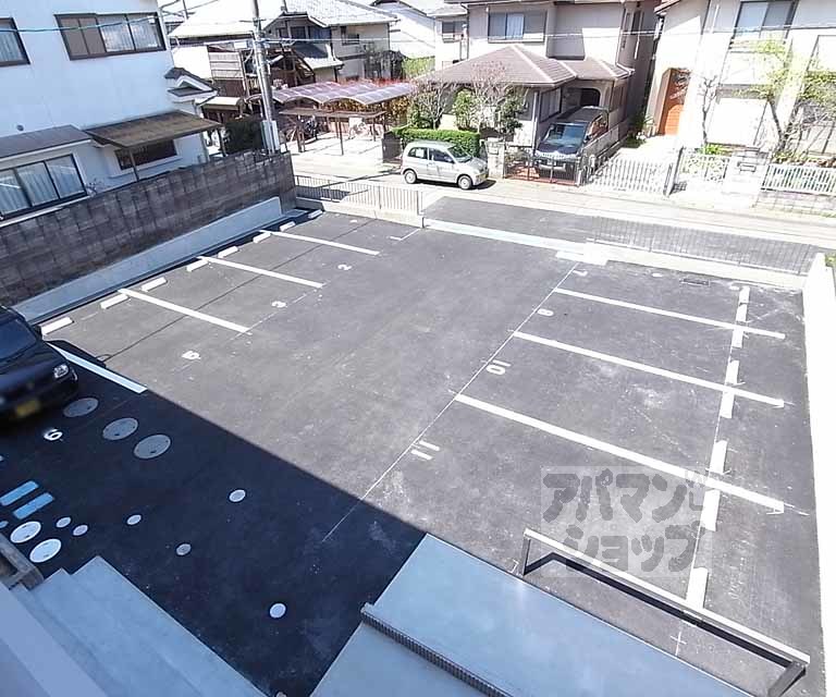 駐車場　９台駐車可能です。