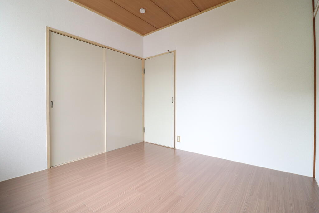 その他　4.5帖の洋室の様子です♪