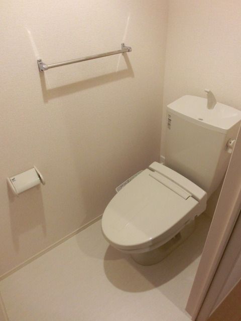トイレ　ウォシュレット完備