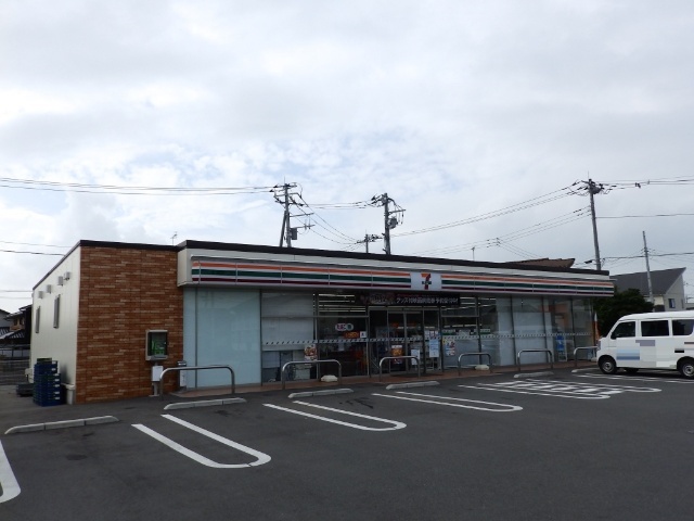 コンビニ　セブンイレブン（コンビニ）まで490m