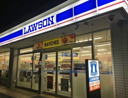 コンビニ　ローソン 新富町メトロピア店（コンビニ）まで182m