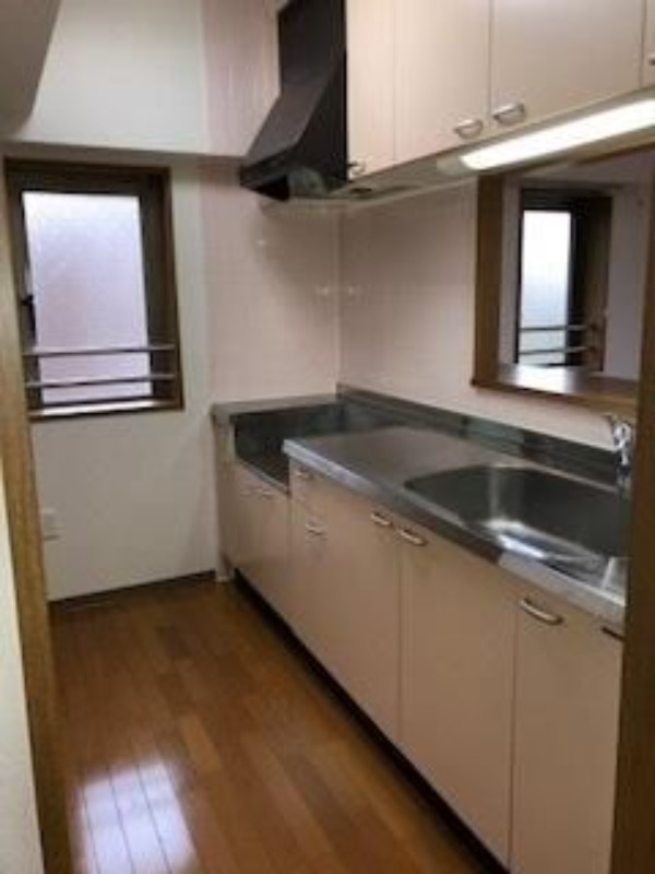 東急東横線 妙蓮寺駅 徒歩3分 6階建 築24年のキッチン写真