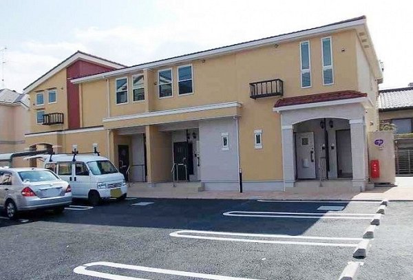 ＪＲ中央線 立川駅 バス乗車時間：25分 最寄りバス停で下車 徒歩2分 築15年