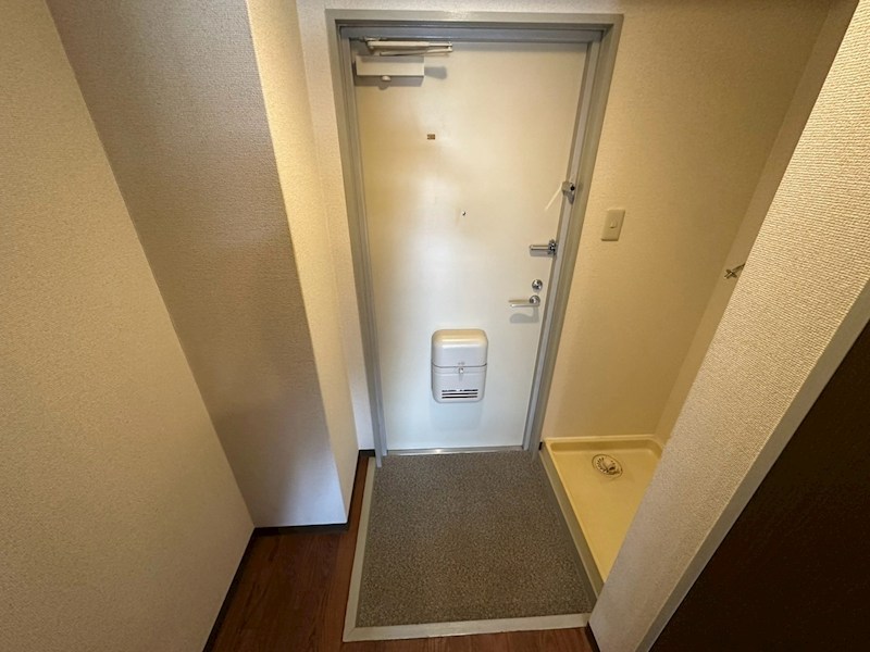 シングルマンション二見の玄関写真