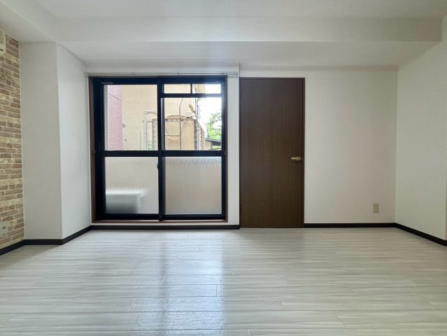 FLAT34西宮の居間写真