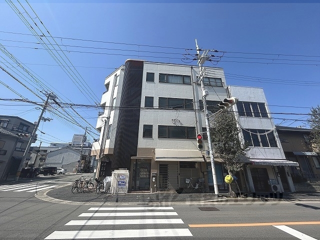 長洲ホワイトパレス1号館の外観写真