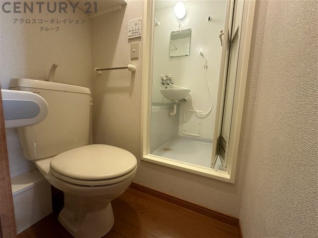 トイレ　浴室内にトイレがあります♪