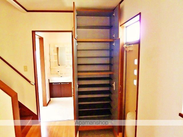 梅林戸建の玄関写真