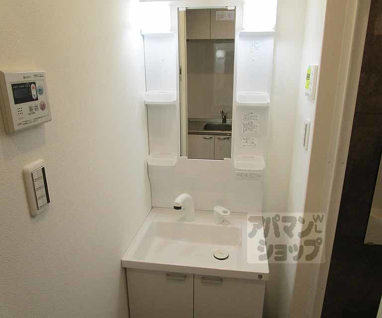 洗面設備　２０６号室の写真です。
