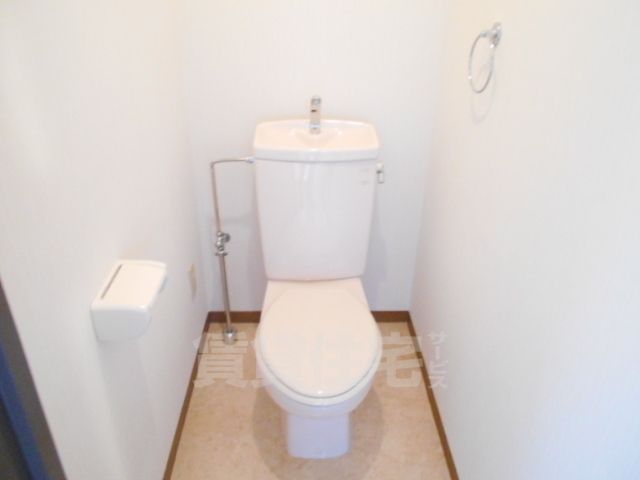 地下鉄御堂筋線 新金岡駅 徒歩6分 7階建 築30年のトイレ写真