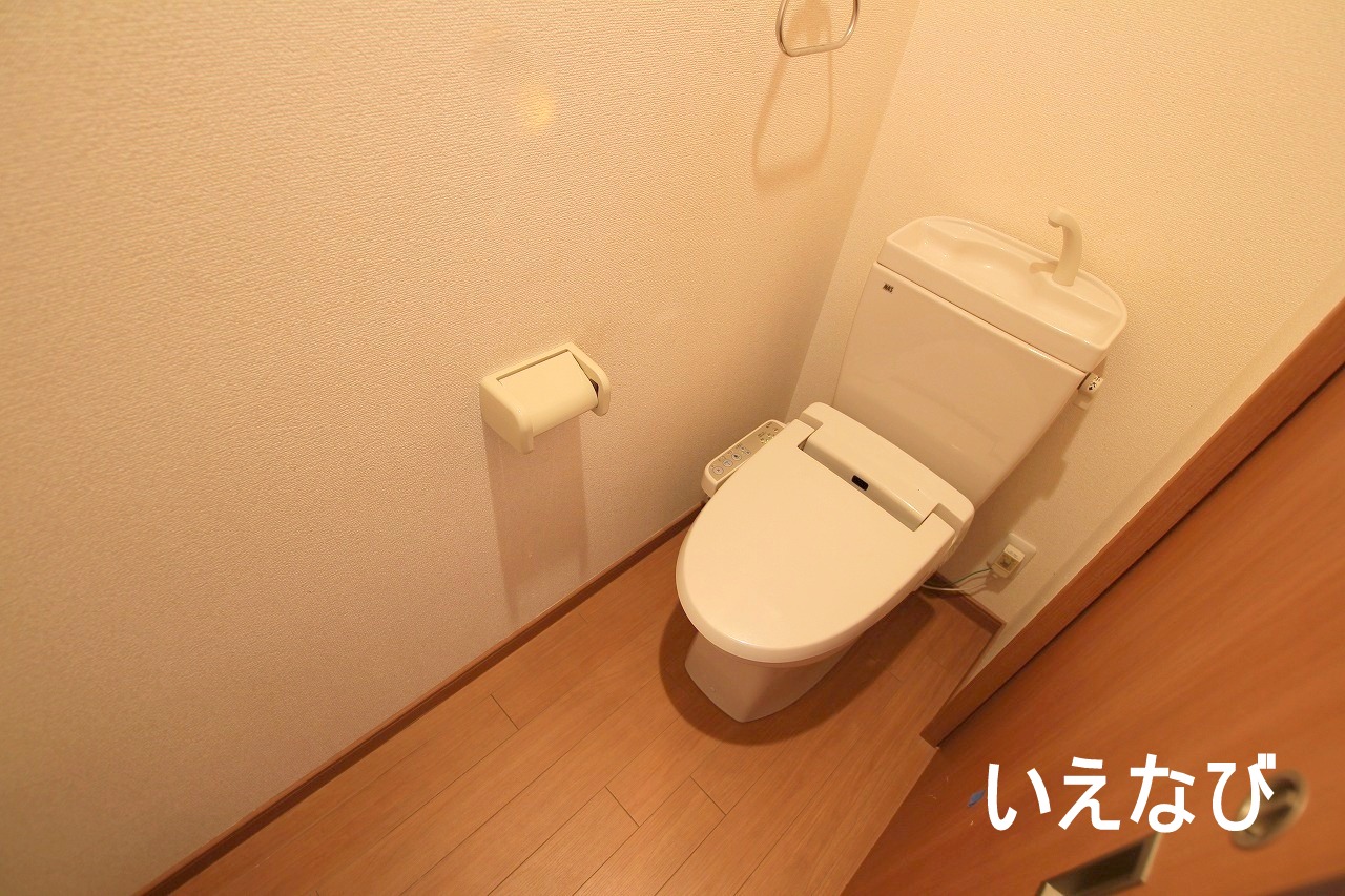 ＪＲ宇野線 久々原駅 徒歩12分 2階建 築14年のトイレ写真