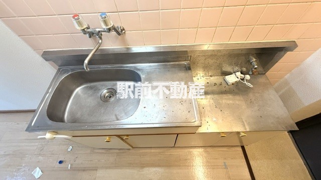 ＪＲ久大本線 久留米大学前駅 徒歩3分 3階建 築38年のキッチン写真