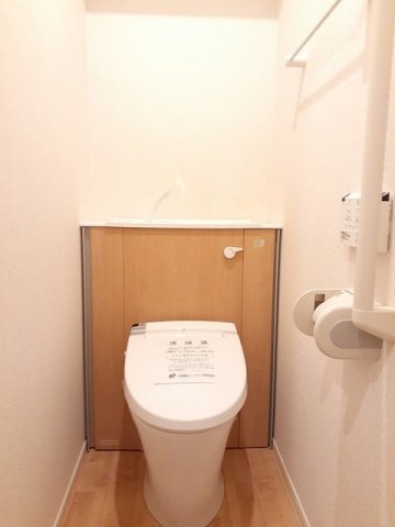 ＪＲ東海道本線 小田原駅 徒歩18分 3階建 築9年のトイレ写真