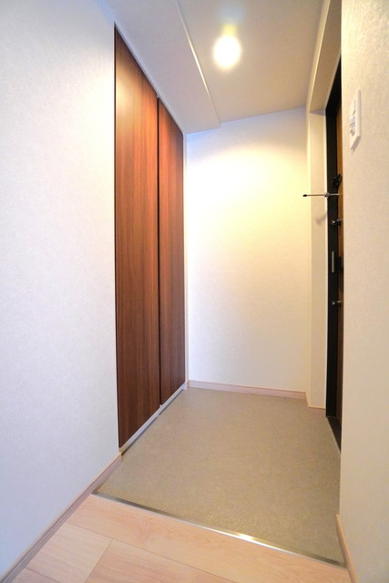 玄関　※写真は同タイプ住戸です。