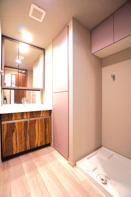 洗面設備　※写真は同タイプ住戸です。