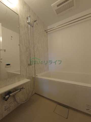 バス・シャワールーム　別部屋の参考写真です
