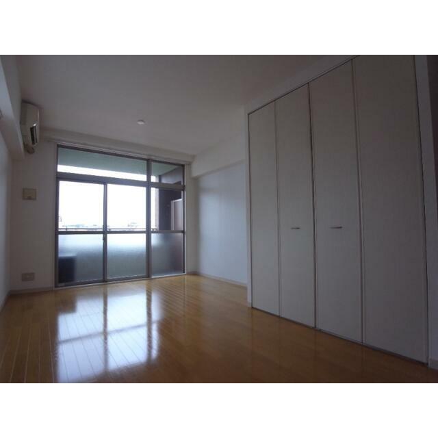 居室・リビング　12.0帖のきれいな洋室。