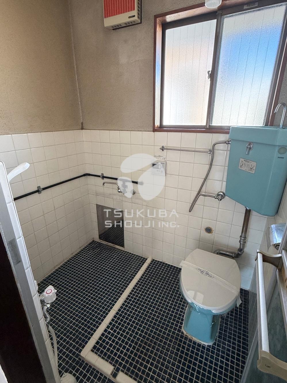 ソーラーコートのトイレ写真