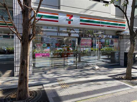 コンビニ　セブンイレブン神谷町駅東店（コンビニ）まで128m