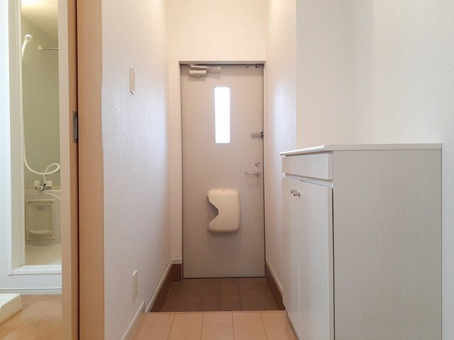 玄関　収納もある玄関です
