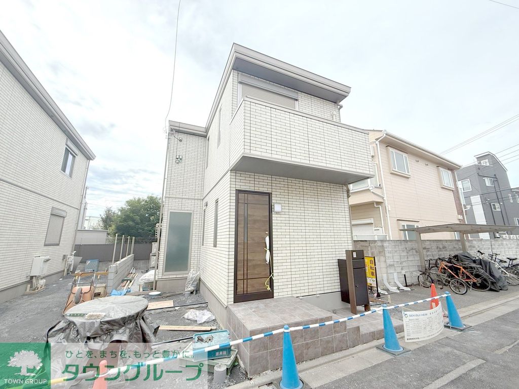 建物外観　駐車場