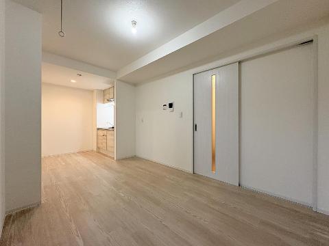 ジーメゾン中川コンフィエの居間写真