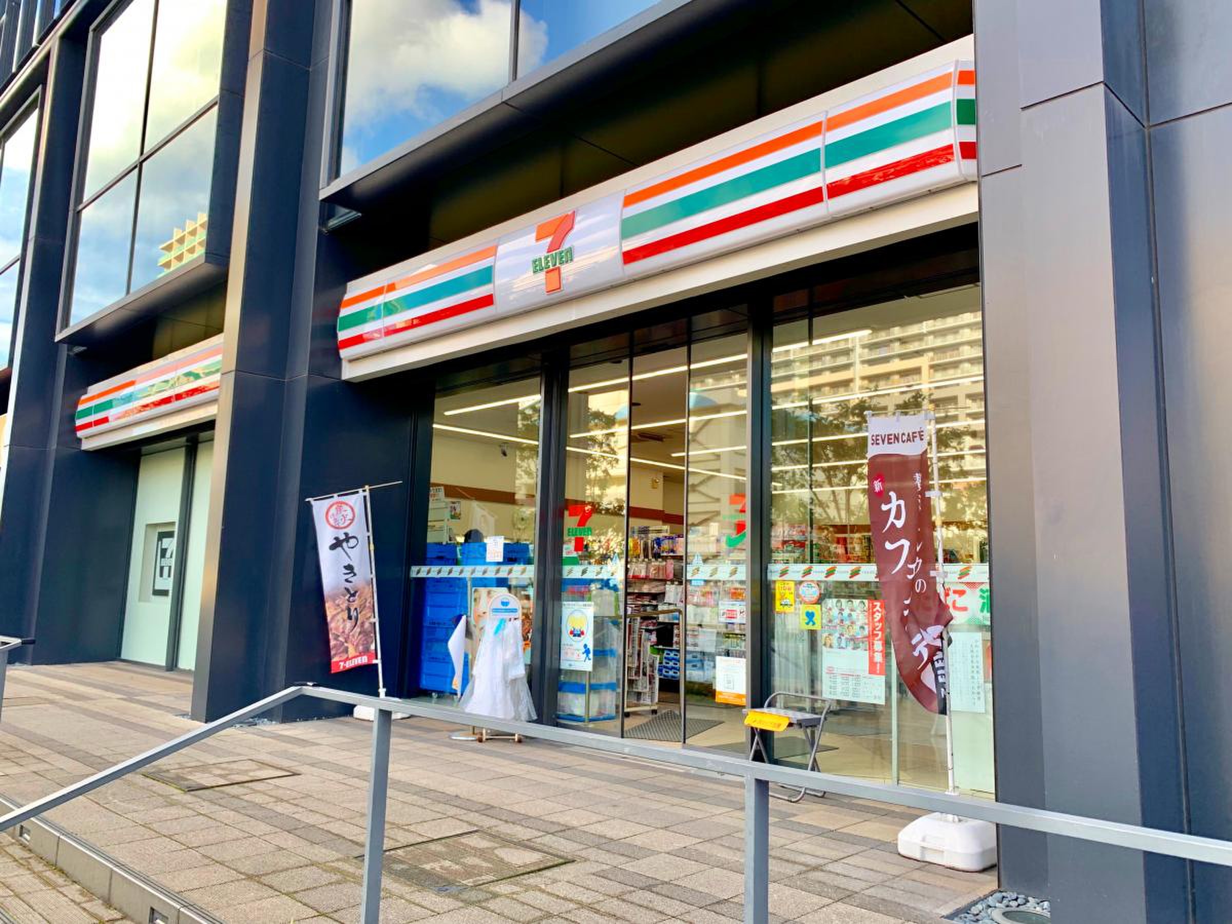 コンビニ　セブンイレブン豊洲5丁目店（コンビニ）まで123m
