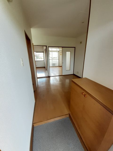 ニューシティ小野Aの玄関写真