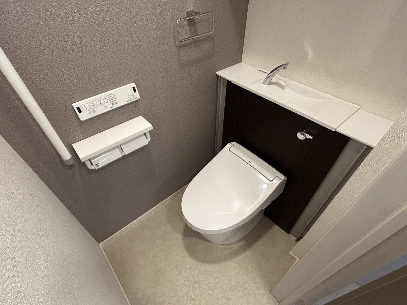 地下鉄千日前線 南巽駅 徒歩12分 2階建 築2年のトイレ写真