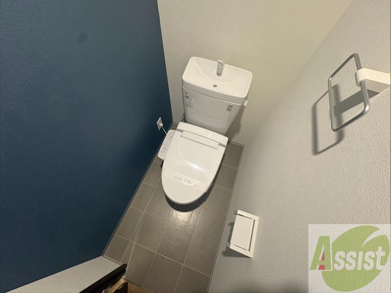 トイレ　こちらはトイレです。清潔感があり、安心して使用できます。